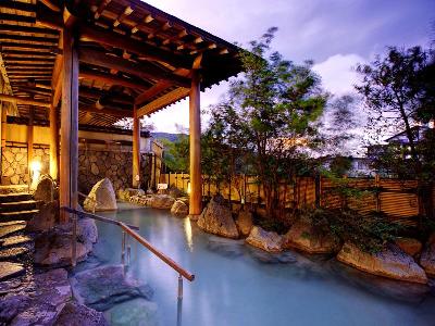 Open-air bath